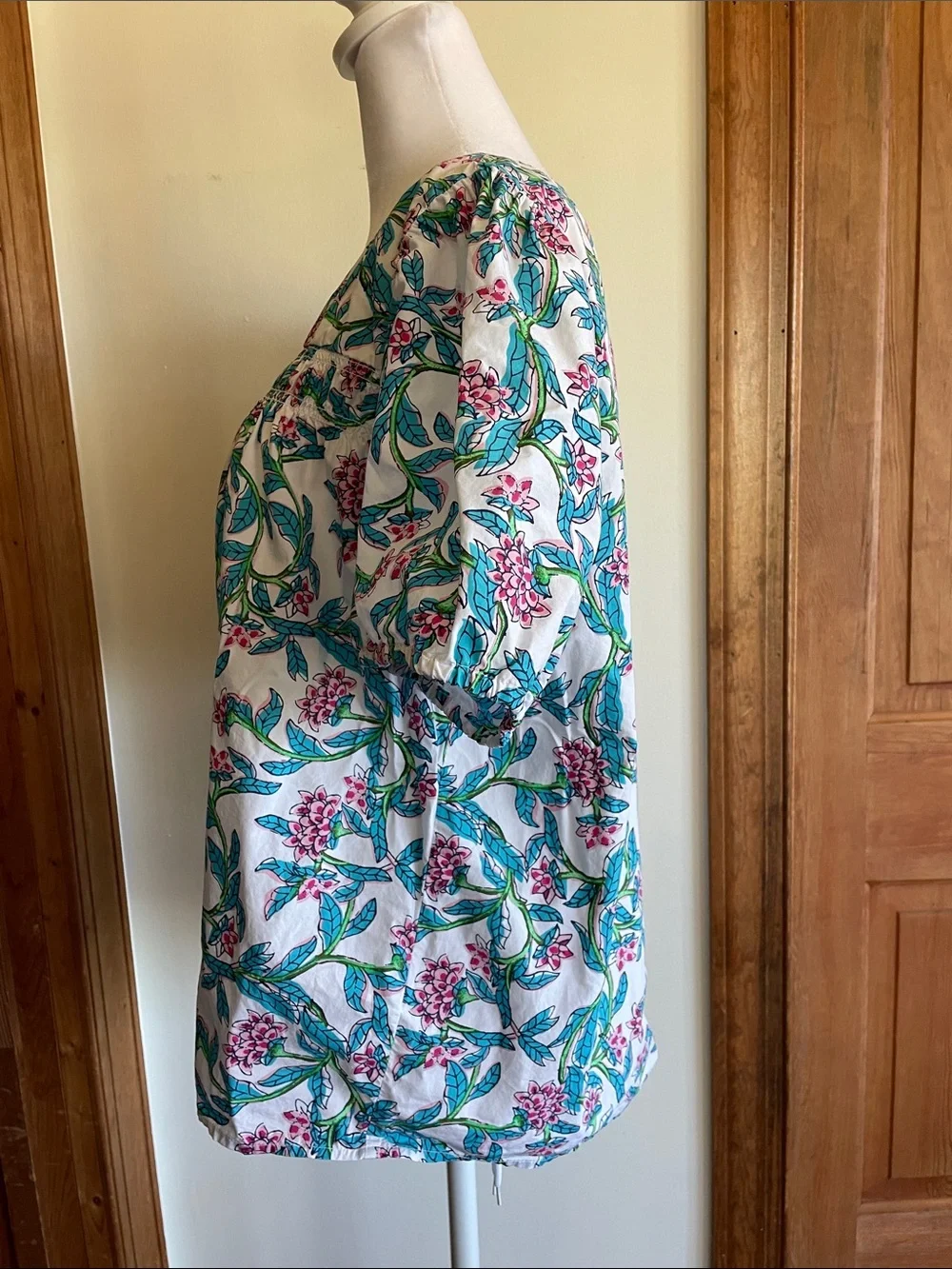 J. CREW Puff Sleeve White Smocked Floral Blouse with Teal & Pink Print XL